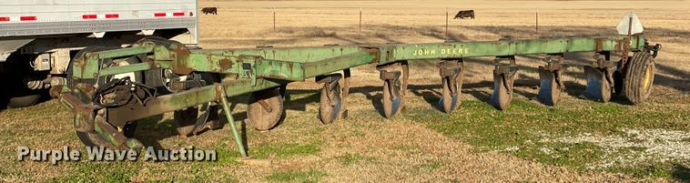 image for item IX9618 John Deere A2700  eight bottom plow