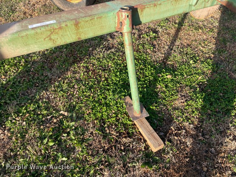 image for item IX9618 John Deere A2700  eight bottom plow
