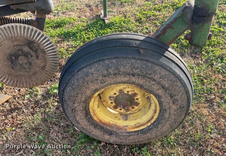 image for item IX9618 John Deere A2700  eight bottom plow