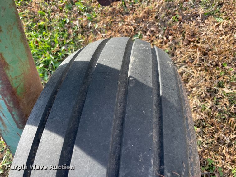 image for item IX9618 John Deere A2700  eight bottom plow