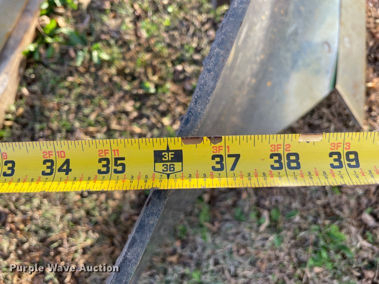 image for item IX9618 John Deere A2700  eight bottom plow