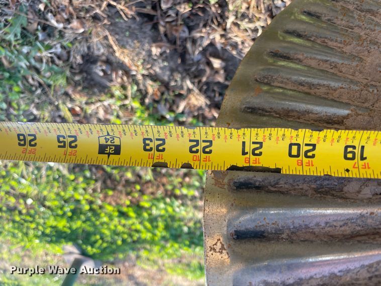 image for item IX9618 John Deere A2700  eight bottom plow