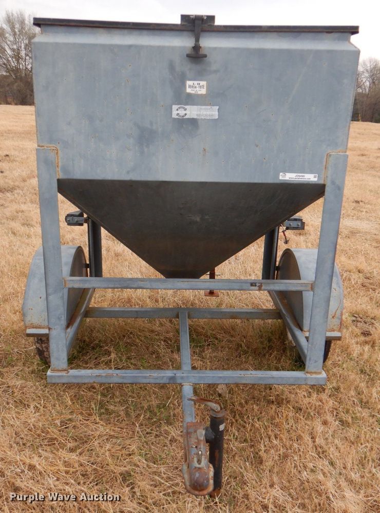 image for item JD9490 Versa-Tote 1025  seed tender