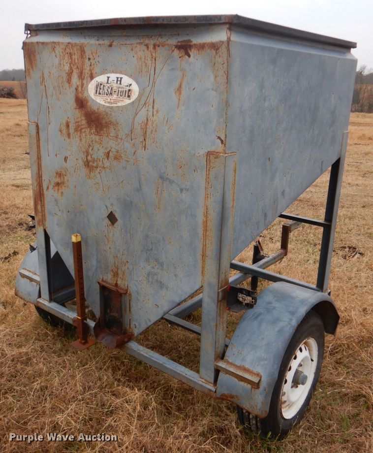 image for item JD9490 Versa-Tote 1025  seed tender