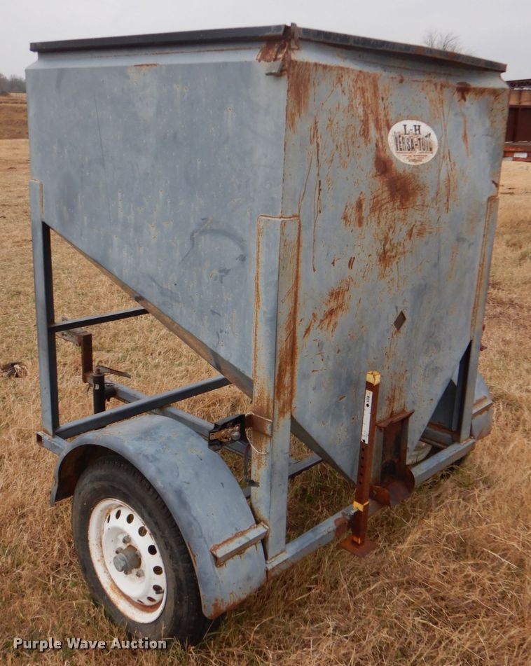 image for item JD9490 Versa-Tote 1025  seed tender