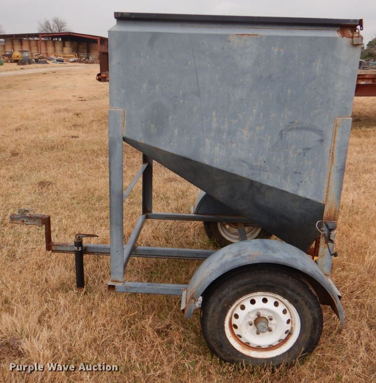 image for item JD9490 Versa-Tote 1025  seed tender