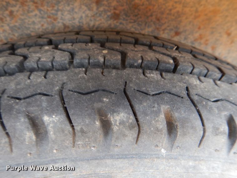 image for item JD9490 Versa-Tote 1025  seed tender