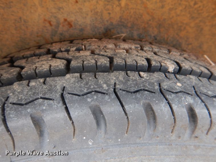 image for item JD9490 Versa-Tote 1025  seed tender