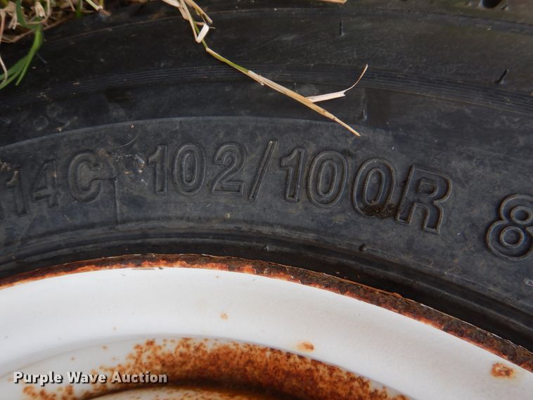 image for item JD9490 Versa-Tote 1025  seed tender