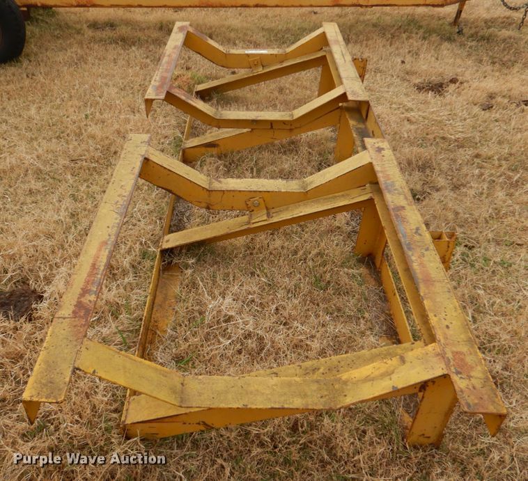 image for item JD9492 Hay Van  hay bale cradle