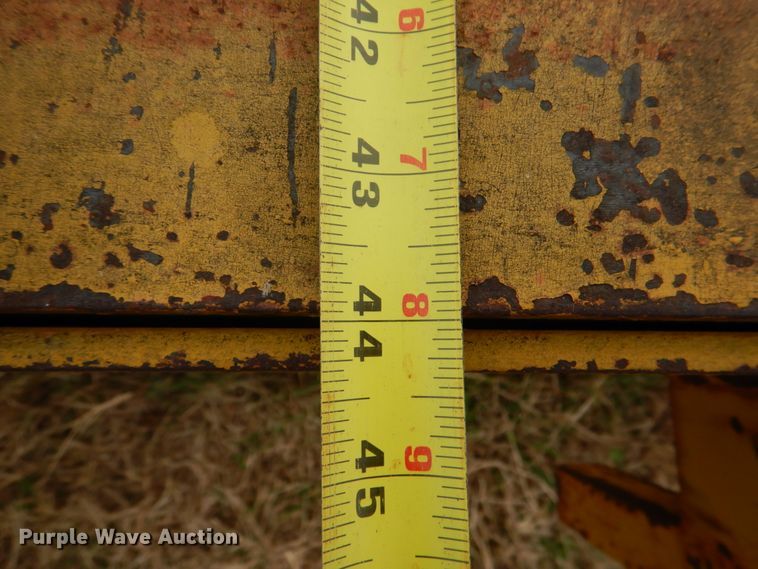 image for item JD9492 Hay Van  hay bale cradle