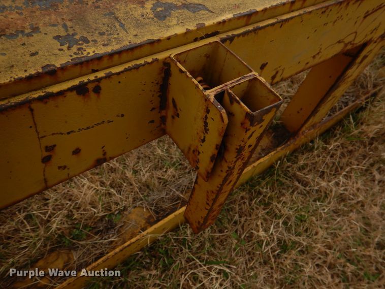 image for item JD9492 Hay Van  hay bale cradle