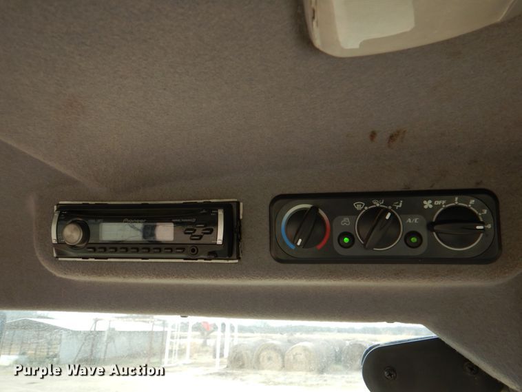 image for item JD9499 Kubota M9540  MFWD tractor