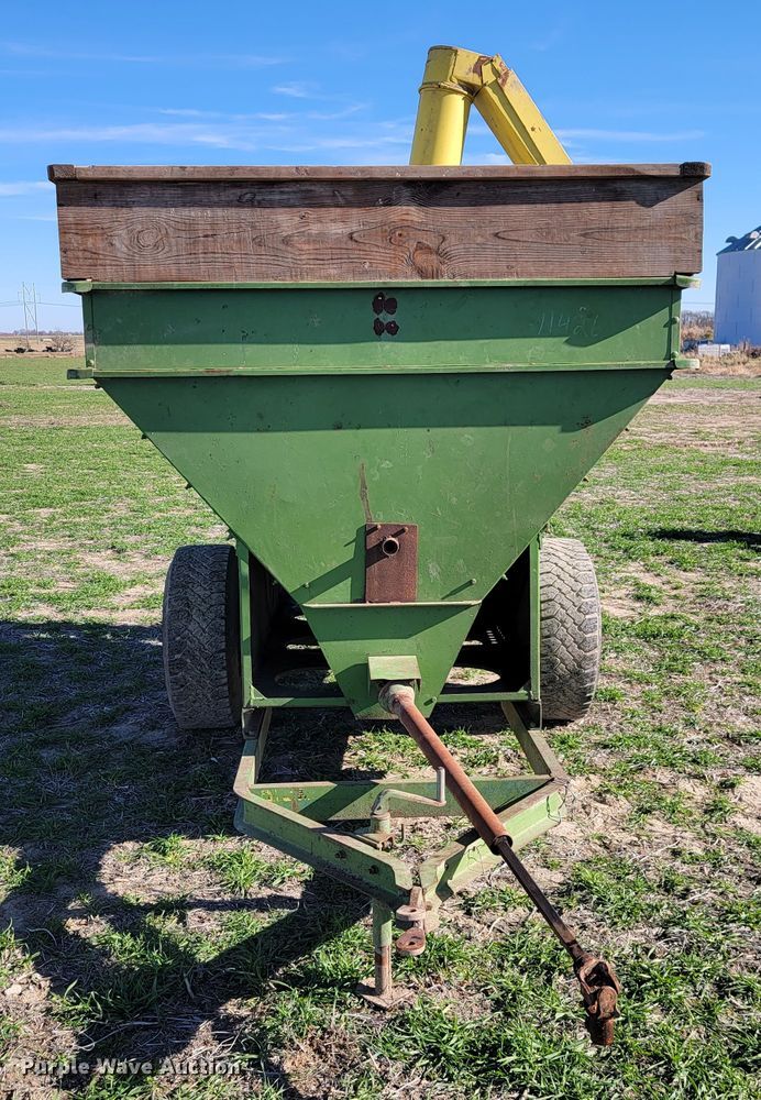image for item JE9273 Grain cart