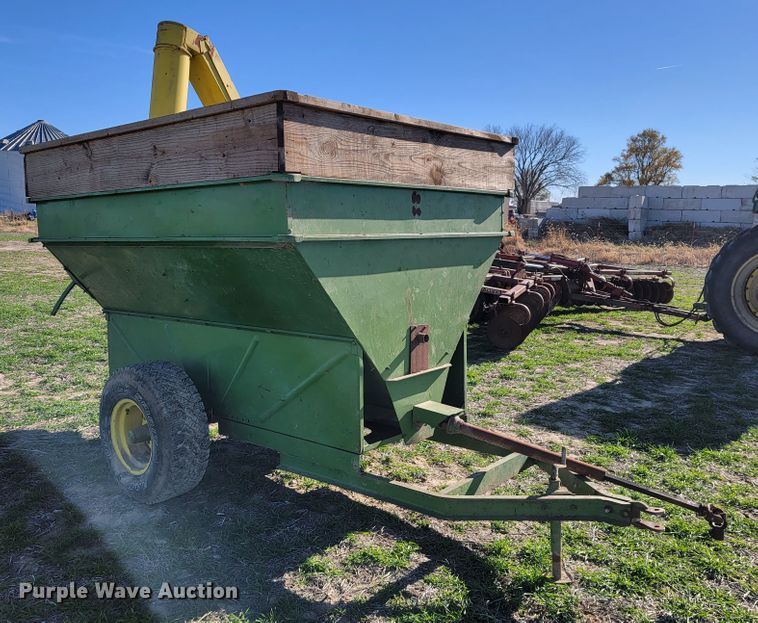 image for item JE9273 Grain cart