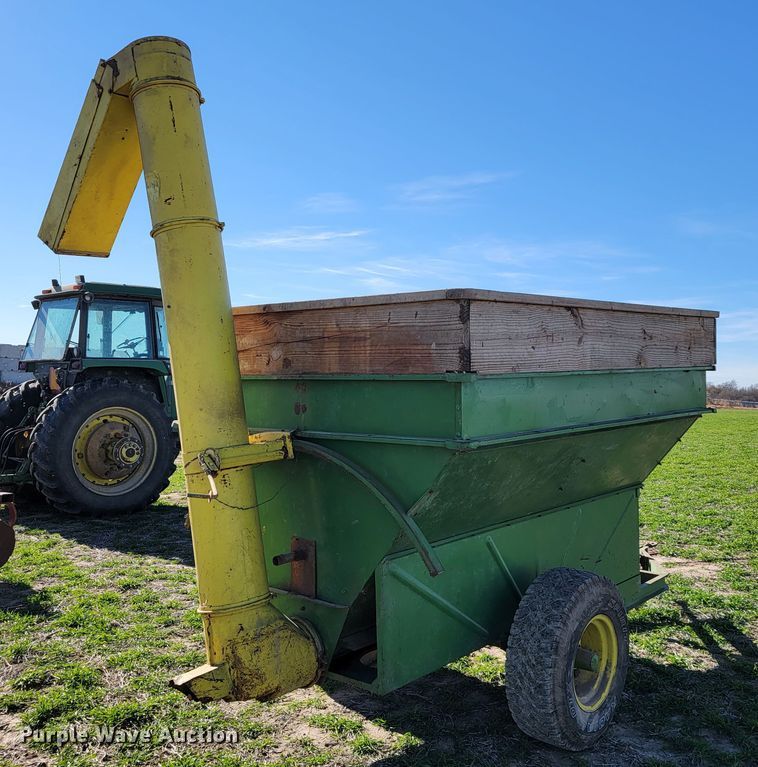 image for item JE9273 Grain cart