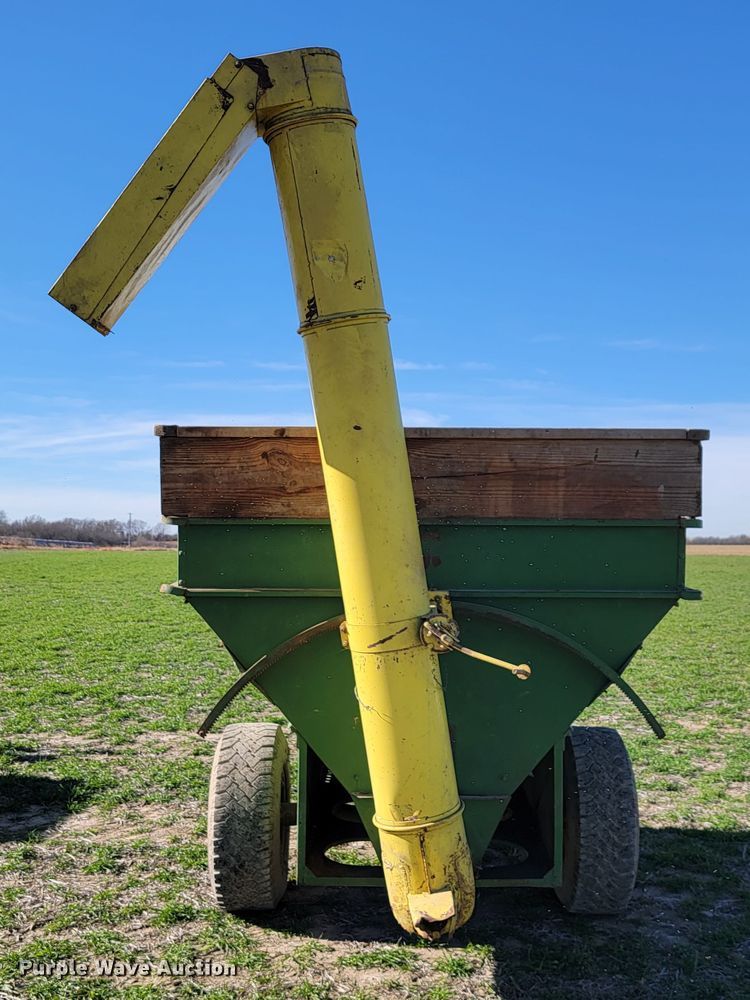 image for item JE9273 Grain cart