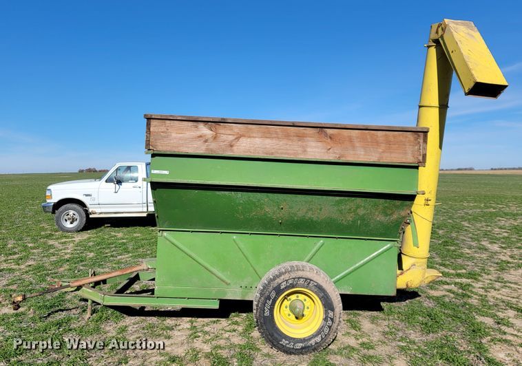 image for item JE9273 Grain cart