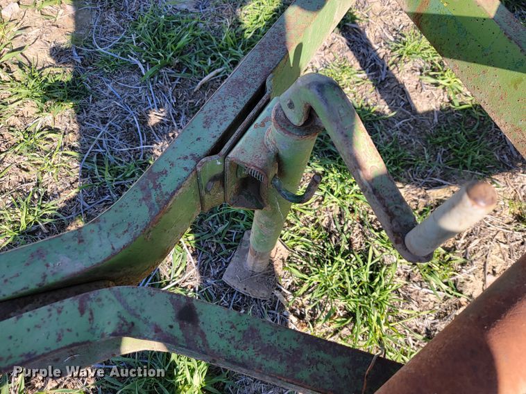 image for item JE9273 Grain cart