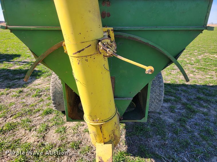 image for item JE9273 Grain cart
