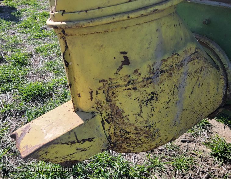 image for item JE9273 Grain cart