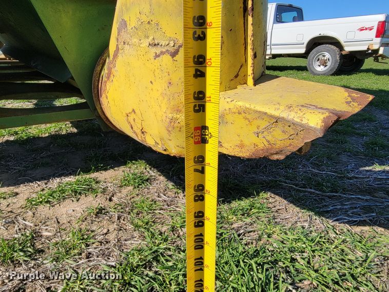 image for item JE9273 Grain cart