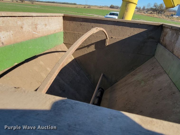 image for item JE9273 Grain cart