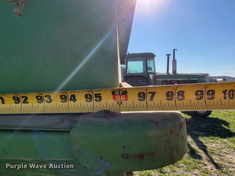 image for item JE9273 Grain cart