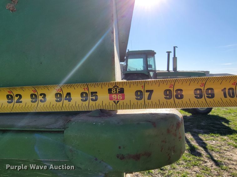 image for item JE9273 Grain cart