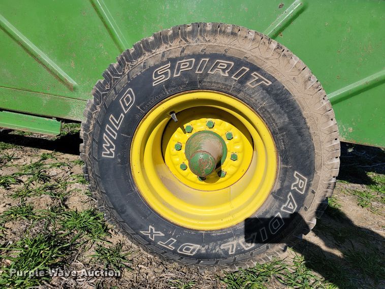 image for item JE9273 Grain cart