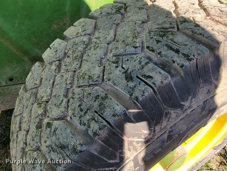 image for item JE9273 Grain cart