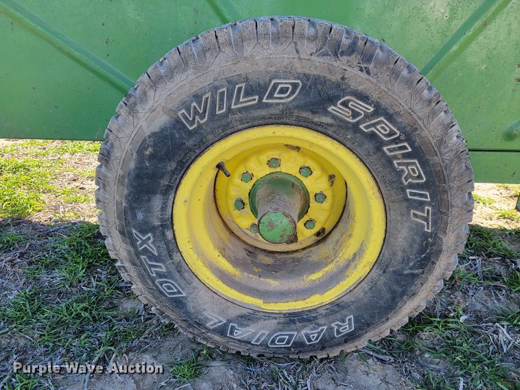 image for item JE9273 Grain cart