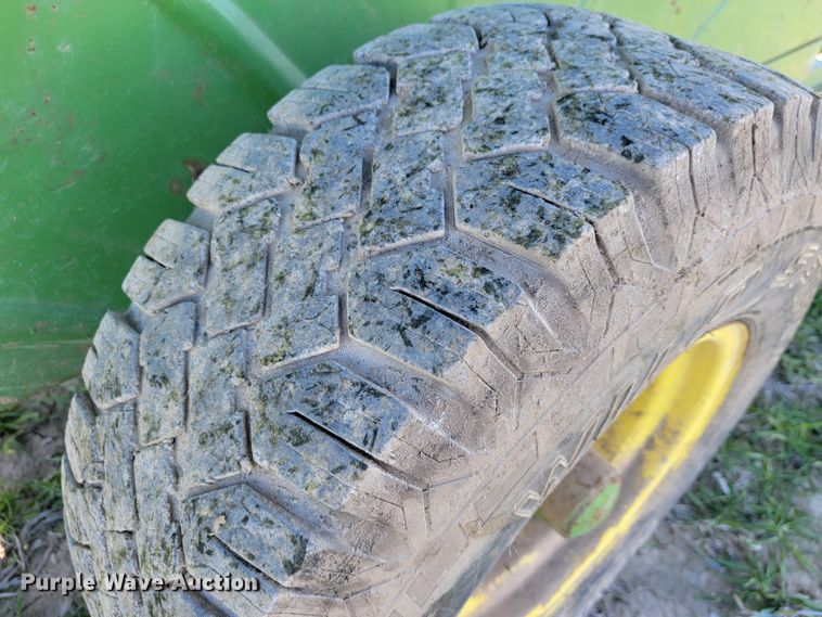 image for item JE9273 Grain cart