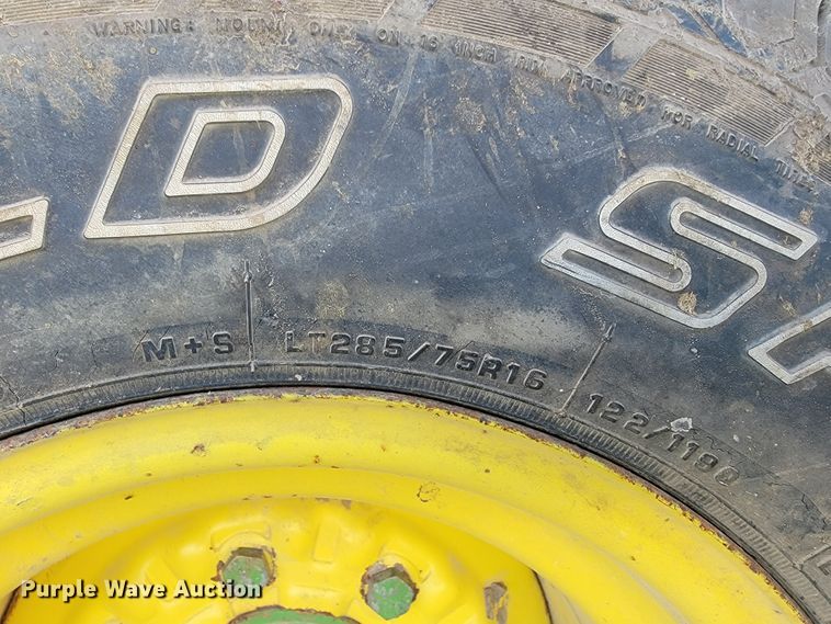 image for item JE9273 Grain cart