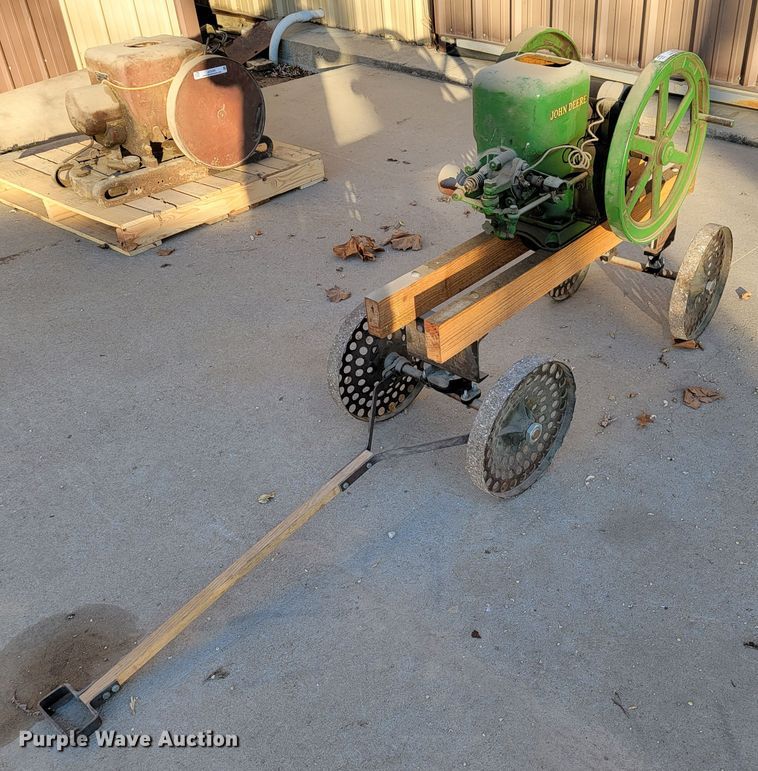 image for item JE9290 John Deere E103R  hit and miss engine