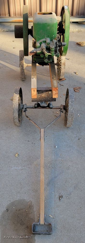 image for item JE9290 John Deere E103R  hit and miss engine