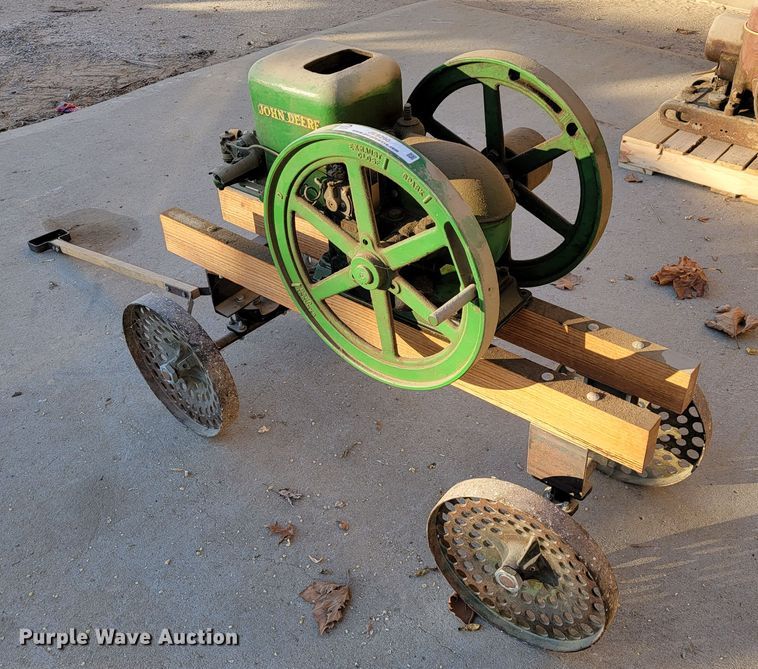 image for item JE9290 John Deere E103R  hit and miss engine