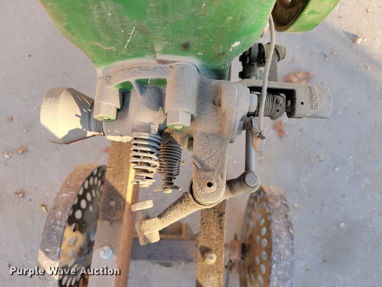 image for item JE9290 John Deere E103R  hit and miss engine