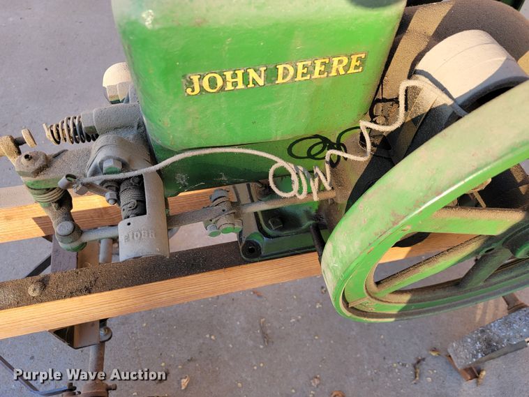 image for item JE9290 John Deere E103R  hit and miss engine
