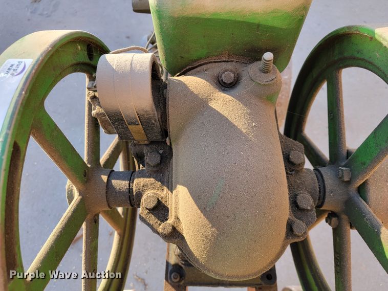 image for item JE9290 John Deere E103R  hit and miss engine