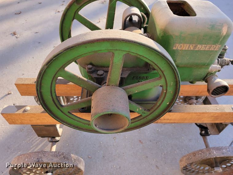 image for item JE9290 John Deere E103R  hit and miss engine