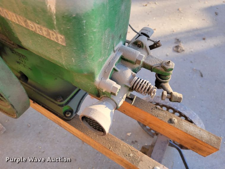 image for item JE9290 John Deere E103R  hit and miss engine