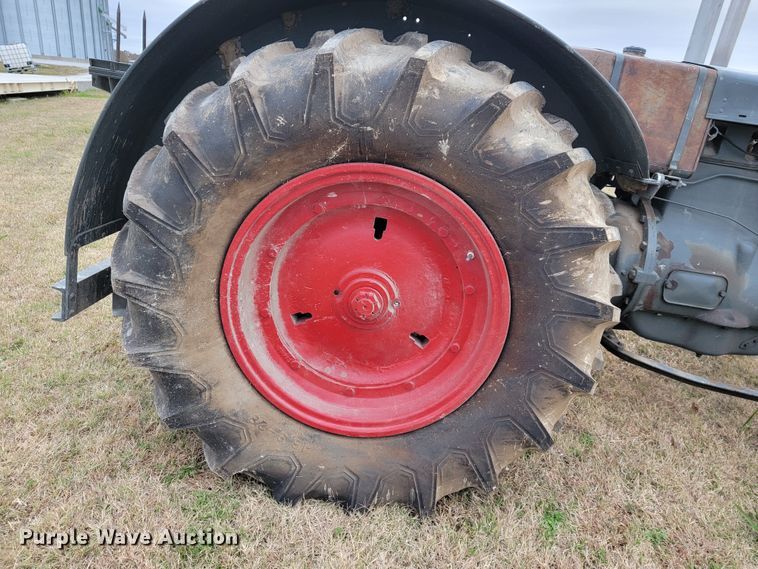 image for item JE9291 Case L  tractor