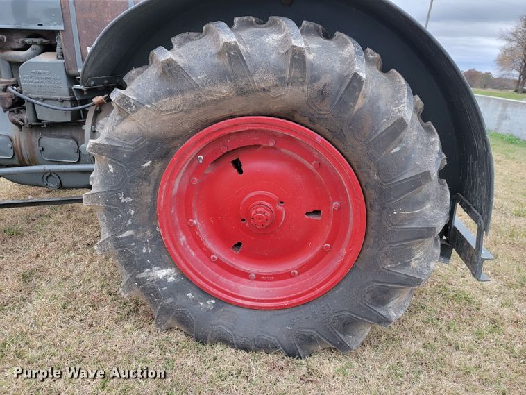 image for item JE9291 Case L  tractor