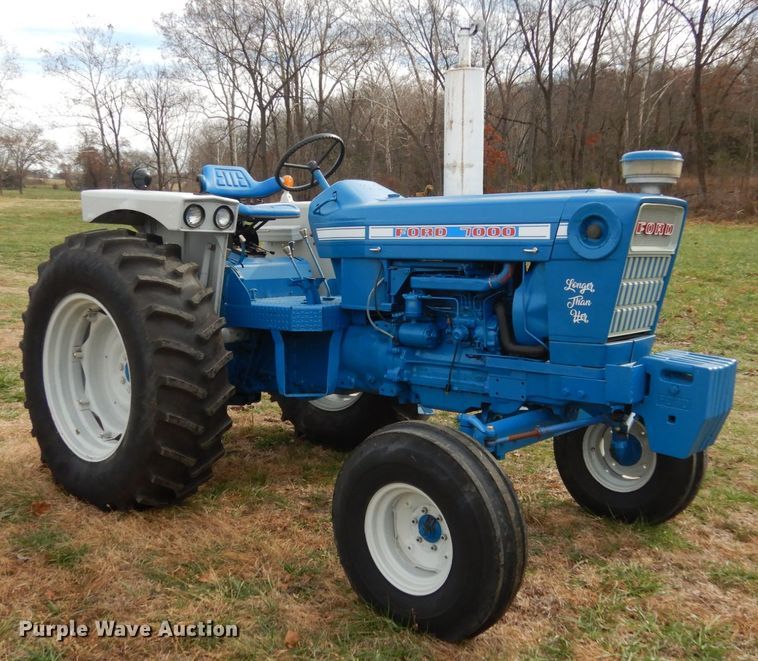 image for item JI9326 1972 Ford 7000  tractor