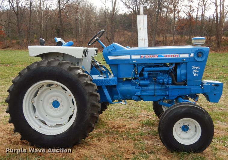 image for item JI9326 1972 Ford 7000  tractor