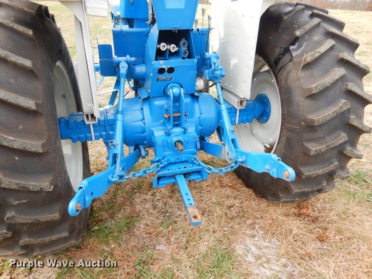 image for item JI9326 1972 Ford 7000  tractor