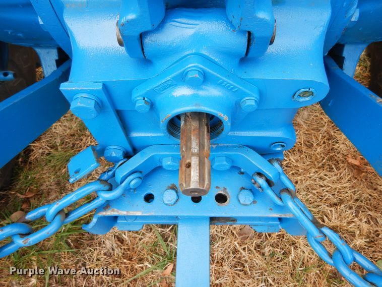 image for item JI9326 1972 Ford 7000  tractor