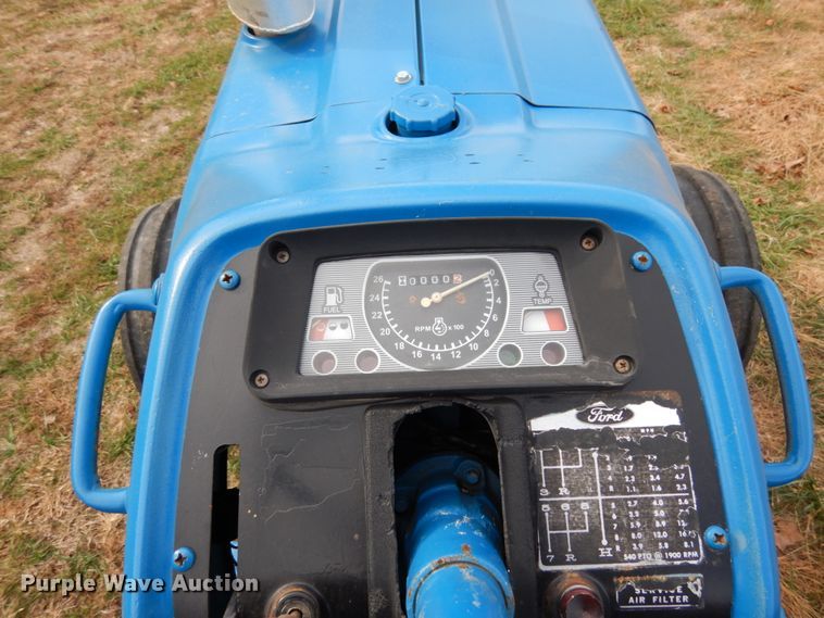 image for item JI9326 1972 Ford 7000  tractor