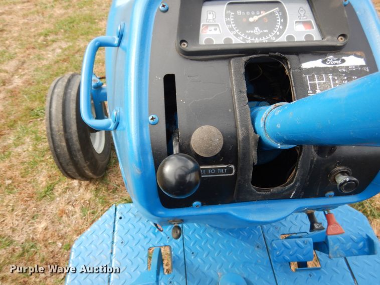 image for item JI9326 1972 Ford 7000  tractor